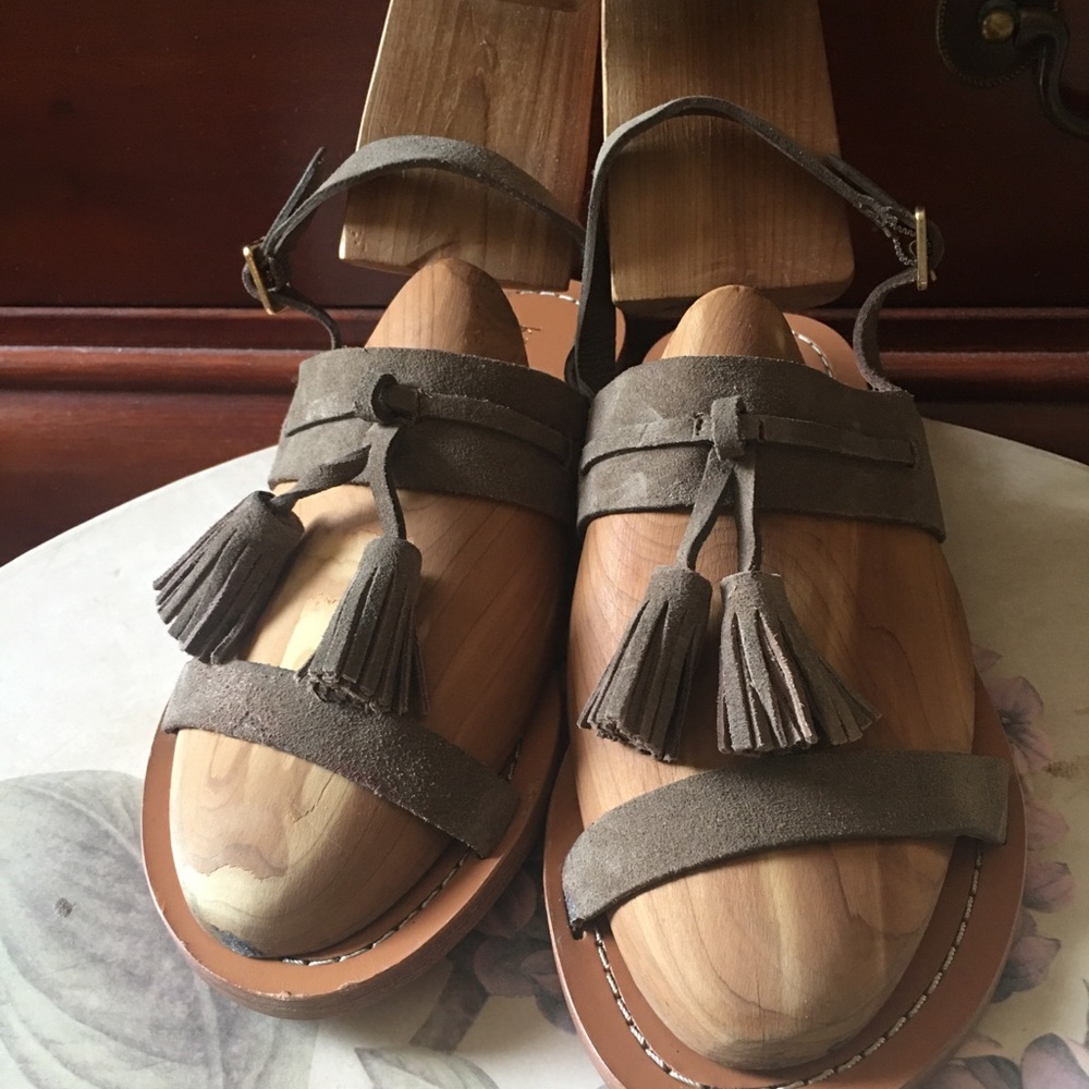 Kate Spade New York Carlita Flat Sandals